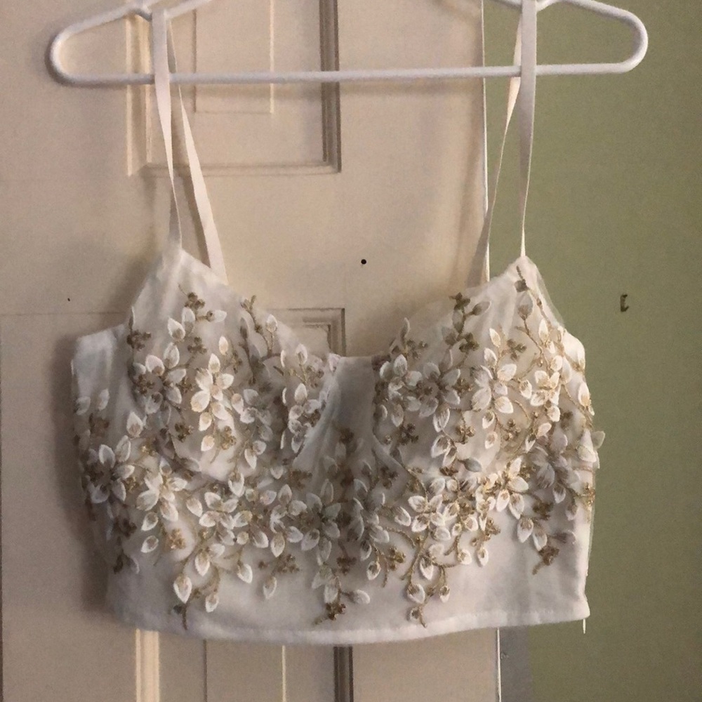 Shein top top. Size large. White with gold accents